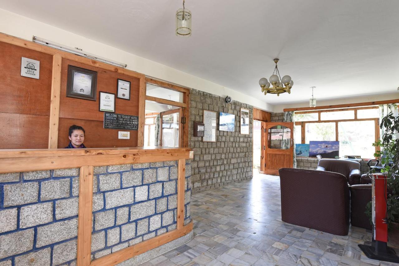 Tourist Hotel 10 Minutes Walking Distance From The Mall Manāli Kültér fotó