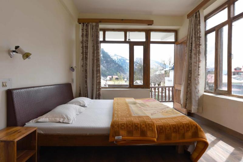 Tourist Hotel 10 Minutes Walking Distance From The Mall Manāli Kültér fotó