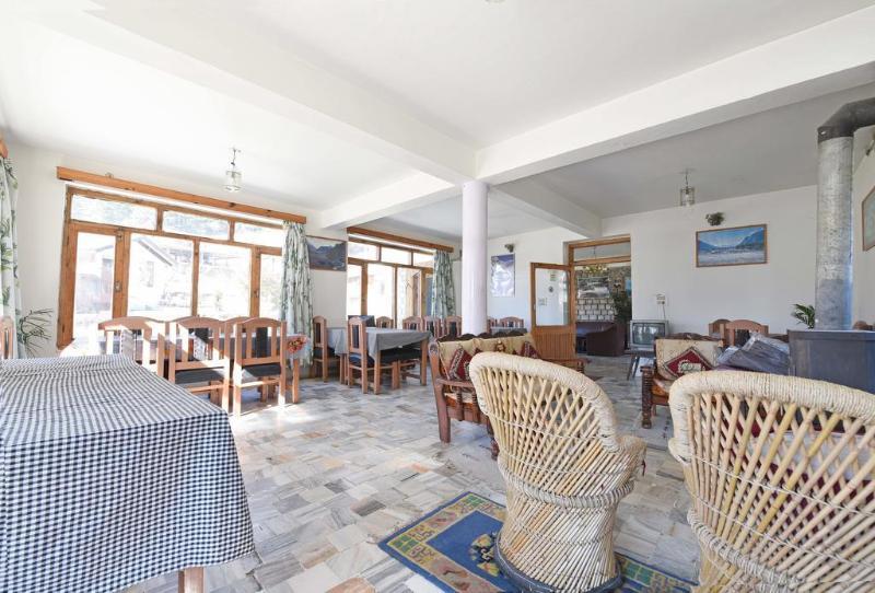 Tourist Hotel 10 Minutes Walking Distance From The Mall Manāli Kültér fotó