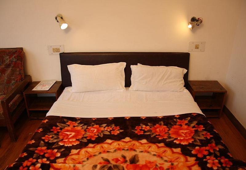 Tourist Hotel 10 Minutes Walking Distance From The Mall Manāli Kültér fotó
